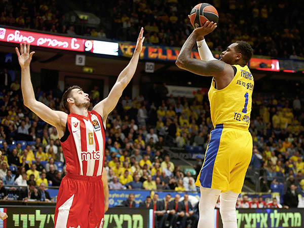 ספאחיה זיהה שתומאס מקבל יותר מדי נקודות קלות וייצב את ההגנה (אלן שיבר)