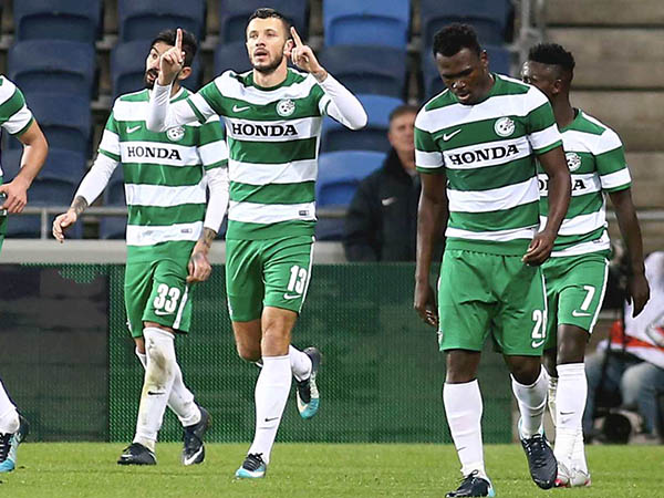 אבל ניקיטה רוקאביצה לא נלחץ ודאג להשוות במהירות (צילום: אלן שיבר)