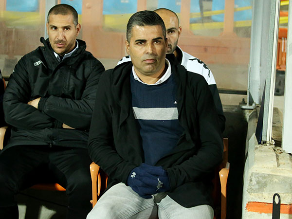 רוצה להחזיר לשרצקי את החיוך. סילבס (יוסי שקל)