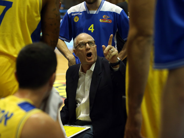 מאמן החודש, ובצדק. בראד גרינברג (מנהלת הליגה)