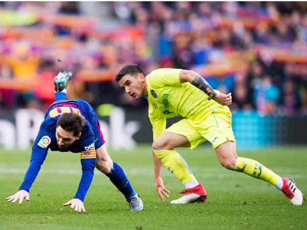 אינייסטה חסר לו. מסי (Getty)