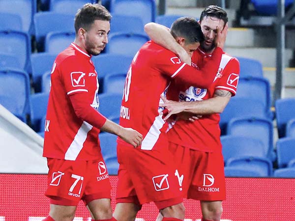 סכנין חוגגת את השוויון מול נתניה. "תיקו זה לא שיפור בתוצאות" (אלן שיבר)