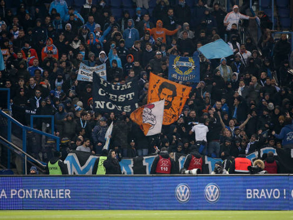 אוהדי מארסיי דאגו לשמור על התחרותיות לפחות ביציעים (getty)