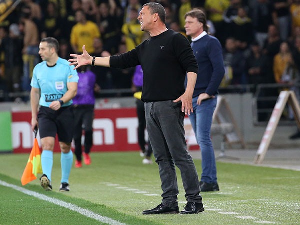 קלינגר. הקבוצה שלו צריכה להיות יותר טובה מול השער הערב.