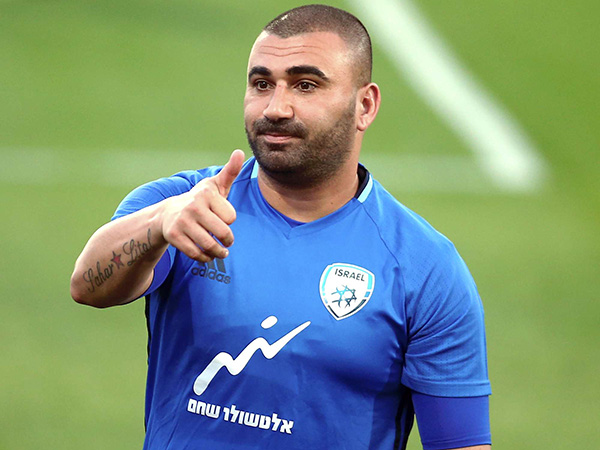 עד שיפתרו את הבעיות, נהנה מערן לוי (אלן שיבר)