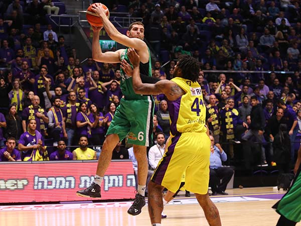 יזרעאלי מול חולון. "לא מפסיק לבכות" (מנהלת)