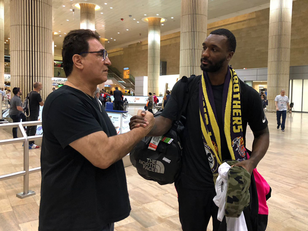 תחליף ראוי לרייס? המילטון ומימינו סוכנו אבי זילברמן