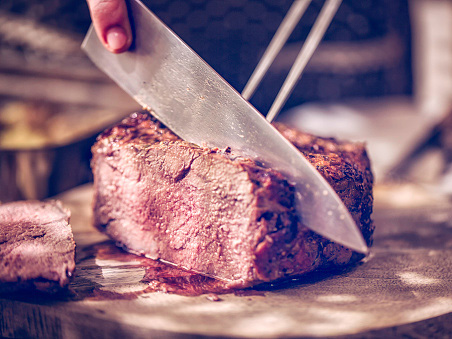 בשר, בירה וסופר קלאסיקו. (Getty)