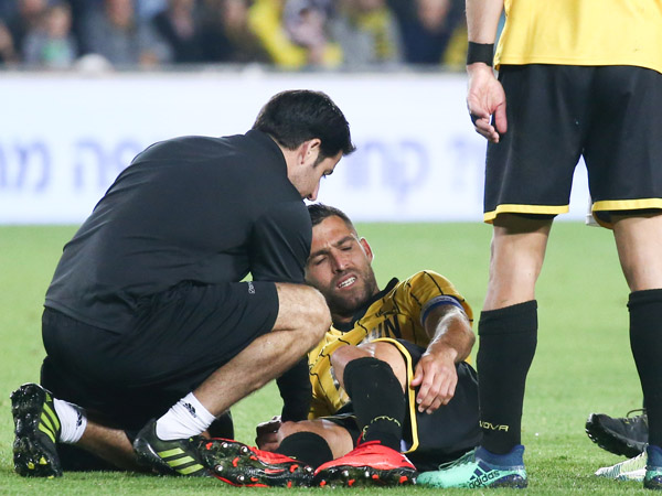 שכטר נפצע והוחלף (אלן שיבר)