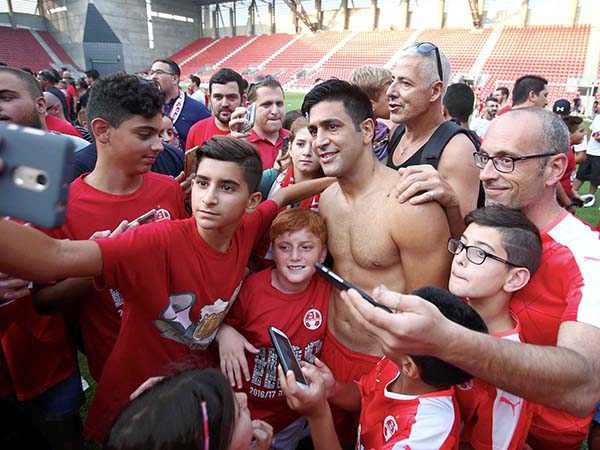 הפך את החיים של עיר שלמה. ברדה מקבל אהבה