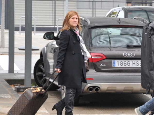 סיליה קוצ'יטיני, יוצאת להגנת בנה (getty)