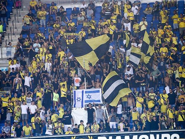 אוהדי נתניה נערכו לחגיגה (דני מרון)