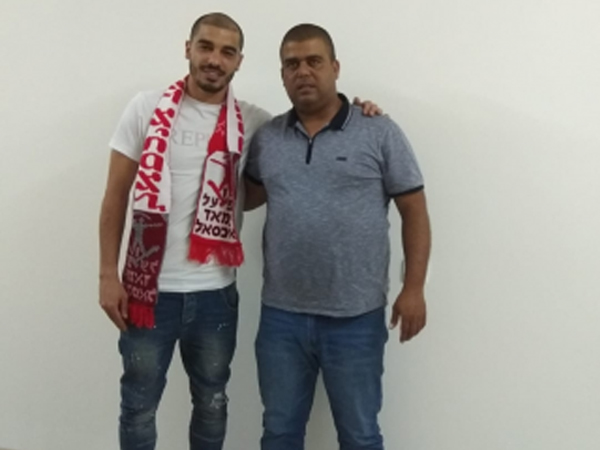 חסן אבו זייד קרוב לחתימה (צילום: דאבל פס)