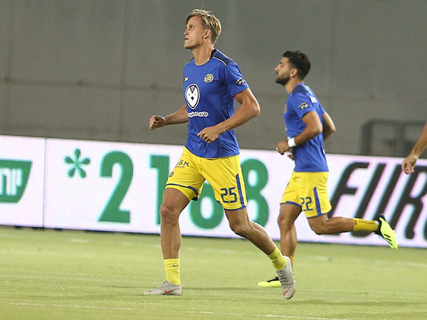 שוינפלד ממשיך בהרכב (אלן שיבר)