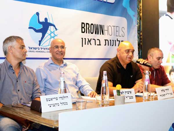 (הדר ואן קולא, איגוד הכדוריד)