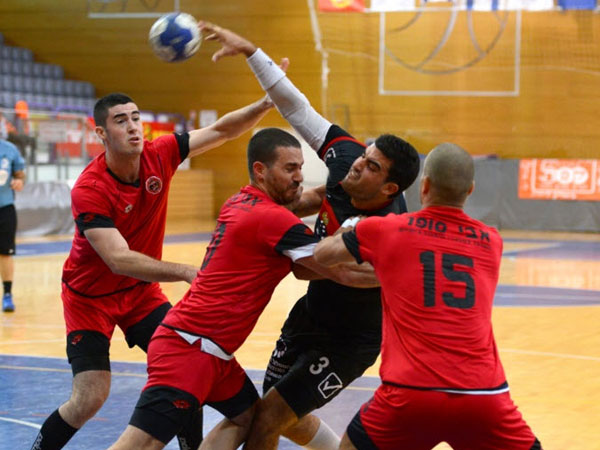 הגנת ר"ג בפעולה (צילום: גבי אלאלוף)