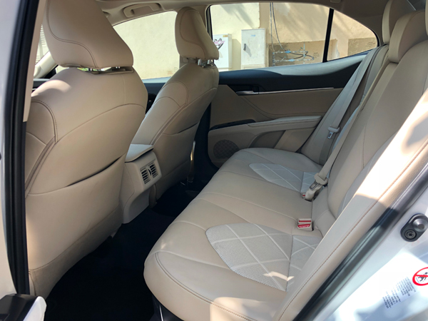 מרחב פנימי גדול ליושבים בשורה שתיים