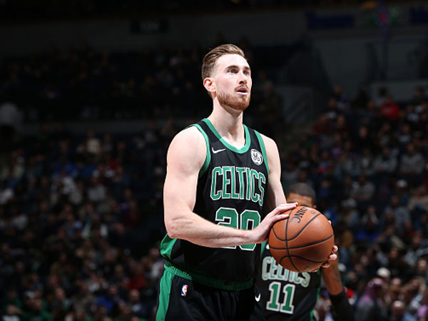 כמה הוא חיכה לזה. הייוורד (צילום: David Sherman/NBAE via Getty Images)