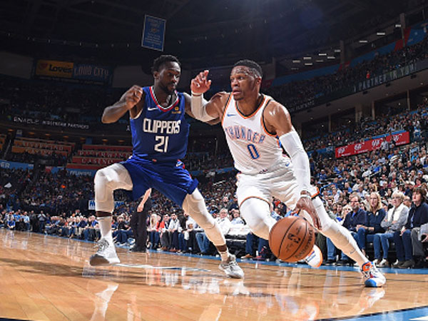 הת'אנדר חזרו לנצח (צילום: Andrew D. Bernstein/NBAE via Getty Images)