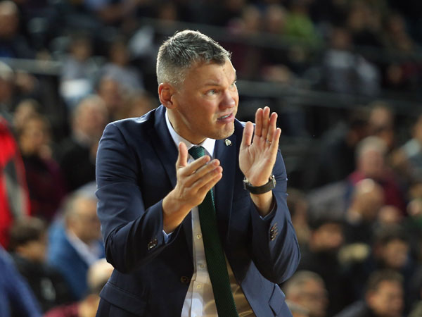 מכת פציעות לשאראס (Tolga Adanali/EB via Getty Images)