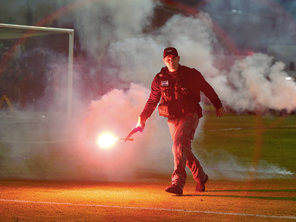 מחאת האוהדים תימשך (צילום: אלן שיבר)