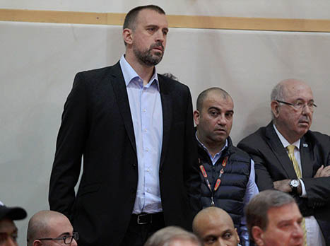 "לא חשבתי שאדלשטיין הוא הפתרון הכי טוב". וויצ'יץ' (אלן שיבר)