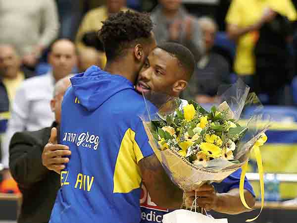 קול קיבל פרחים (אלן שיבר)