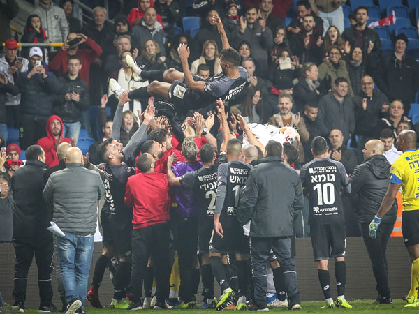 טאפוקו. עובר לב"ש (עודד קרני)