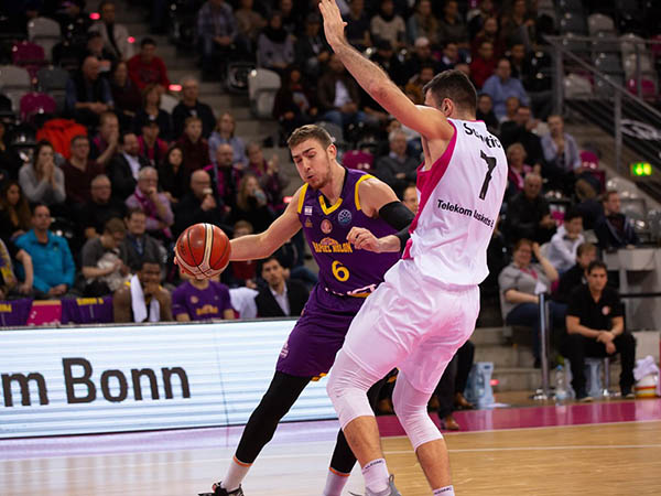 קליין. קשה בלי וולדן ו-וואייט (FIBA)