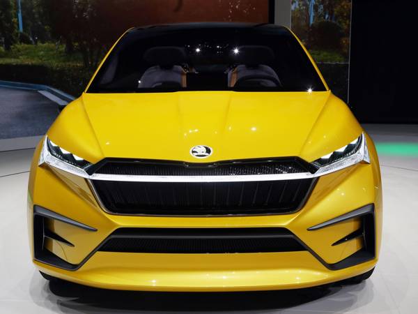 הויז'ן החשמלי מהיר, חזק וגם לא קטן - אורכו מעל 4.7 מ' ובסיס הגלגלים 2.77 מ'. יש לו אפילו תא מטען גדול עם 550 ל'