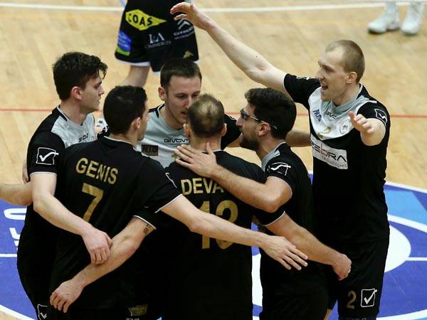 תנסה לגנוב את הביתיות. כפר סבא (אלן שיבר)