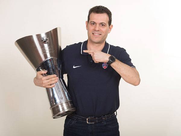 היווני יישאר ברוסיה עוד שנתיים (getty)