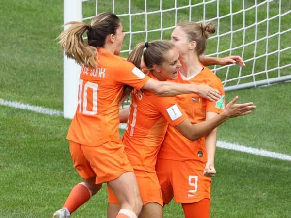 הולנד שוב בשמינית הגמר (Getty)