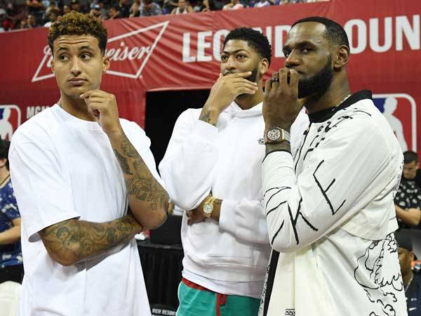 לברון, דייויס וקוזמה בווגאס. סוגרים עניינים (Getty)