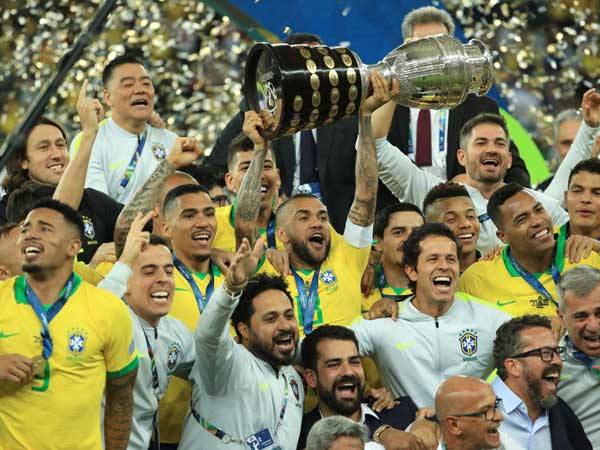 הזכייה בקופה אמריקה לא הספיקה למקום הראשון (Getty)