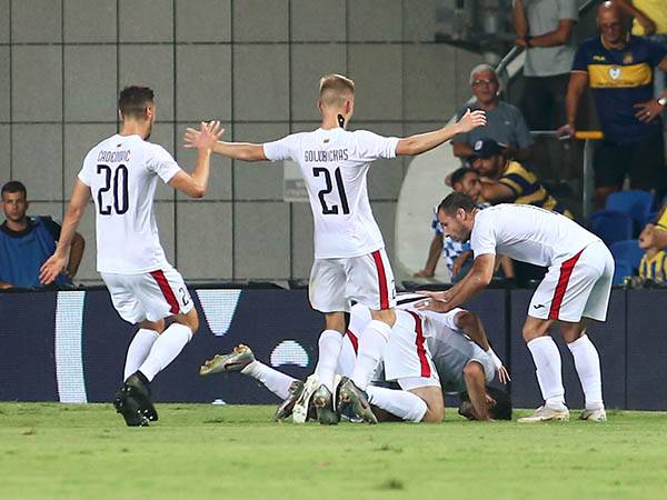 התיאבון נפתח: שחקני סודובה חוגגים במשחק בישראל (צילום: אלן שיבר)