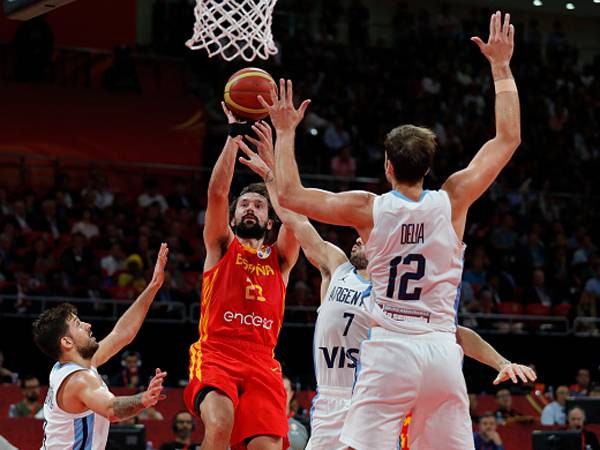 ניצלה את הנפילה מהרגליים של ארגנטינה. ספרד (getty)