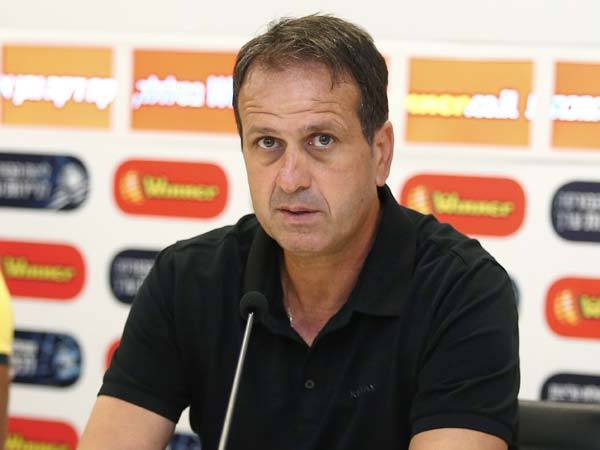 לוי. "יש קווים שאסור שיחצו אותם" (אלן שיבר)