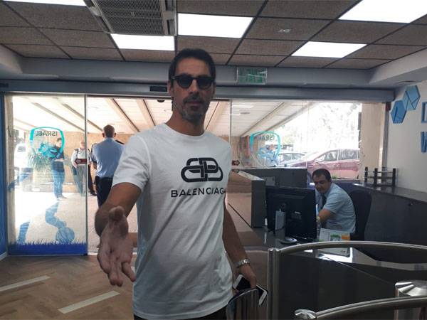 אוואט במשרדי ההתאחדות