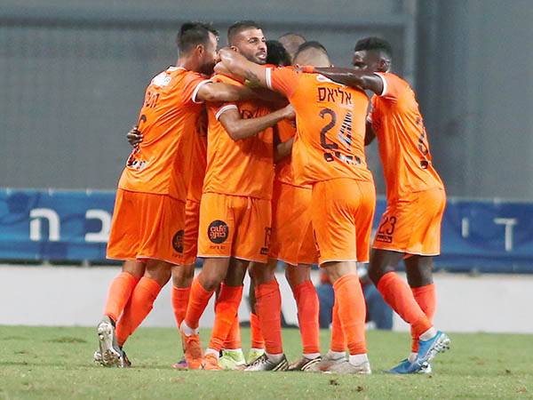 ניצחון בכורה לנס ציונה (אלן שיבר)