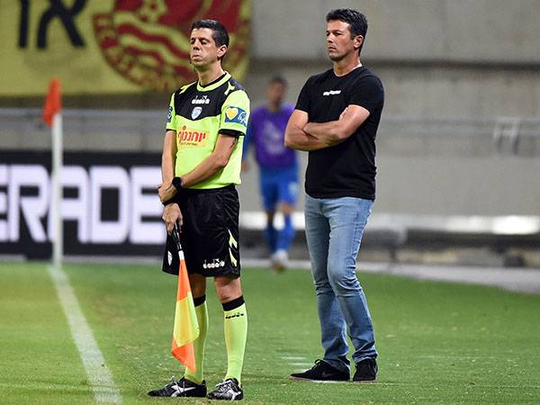 אוואט, יאבד את משרתו? (ברני ארדוב)