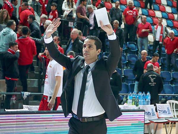 ספרופולוס חוגג אחרי הדרבי (אלן שיבר)