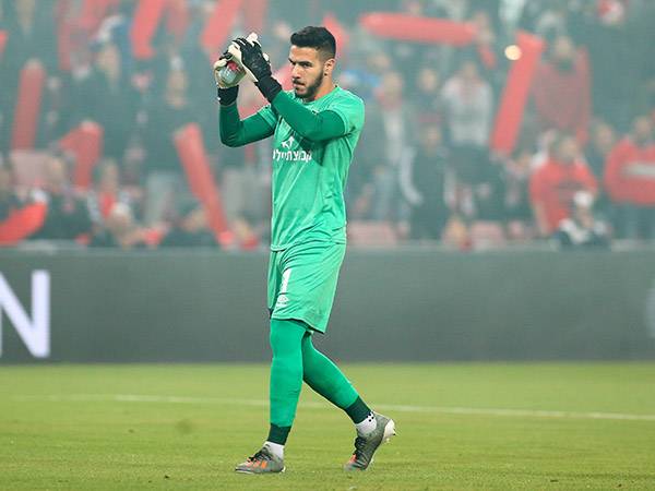 ככה אי אפשר לשחק כדורגל (אלן שיבר)