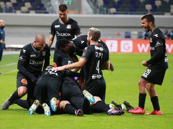 שחקני הסקציה חוגגים את הניצחון הדרמטי (צילום: אודי ציטיאט)