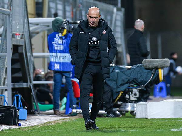 אבוקסיס. לא חסין (סוכנות ג'יני)