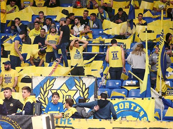 הקהל הגיע להיכל ותמך לאורך המשחק (אלן שיבר)