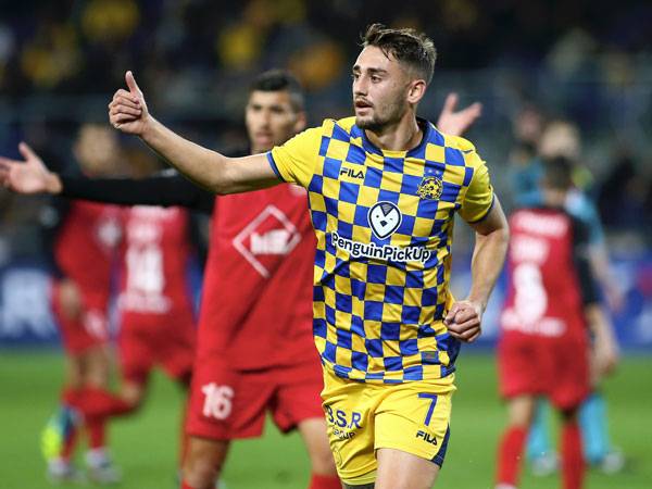 ולא הפסיק לחגוג בבלומפילד (צילום: אלן שיבר)