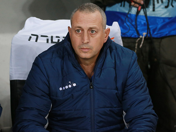 האיש החדש על הקווים. תורג'מן (צילום: אודי ציטיאט)