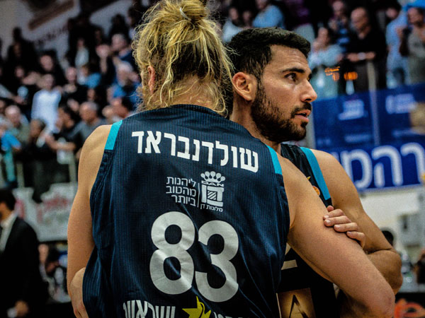 מנקו. אילת תארח בביתה (מנהלת הליגה)