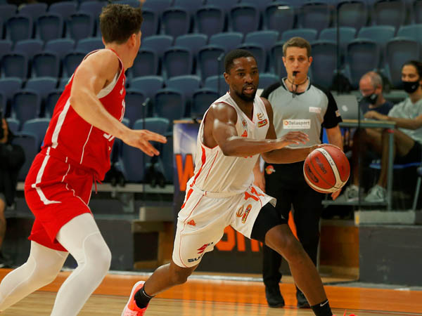 משחק שיא של מיטשל לא הספיק (אלן שיבר)